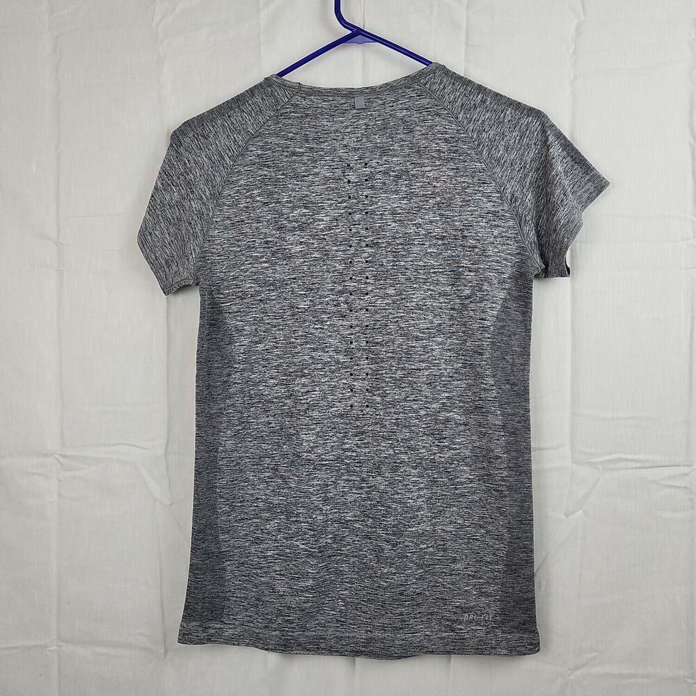 Nike Womens Dri Fit Gray Short Sleeve Round Neck Pullover Activewear Top Sz M - Picture 2 of 8